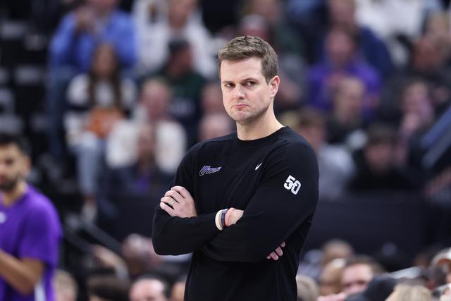 东契奇32+6+9小卡复出15分 独行侠险胜快船1-1