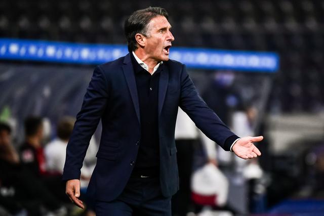 冯莱重返上海男篮 与费雷尔成新赛季外援搭档