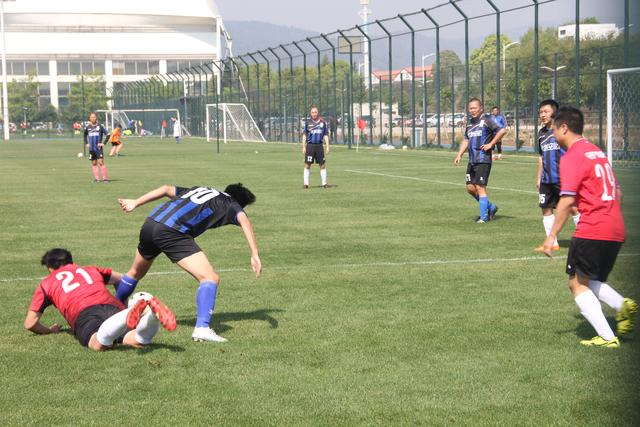 天空：曼联有意亚特兰大中场埃德森 冬窗尝试引进